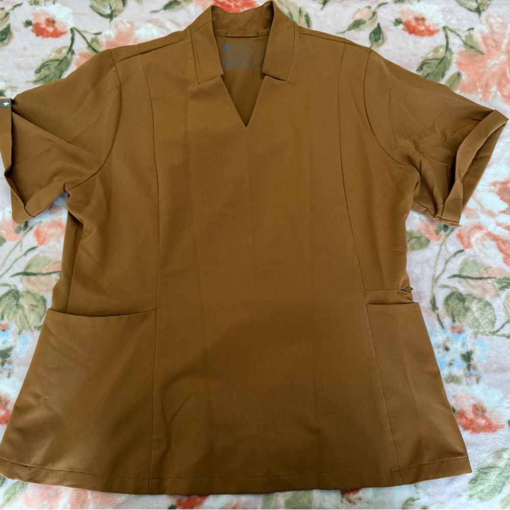 Figs Inala slim fit Earth Brown scrub top